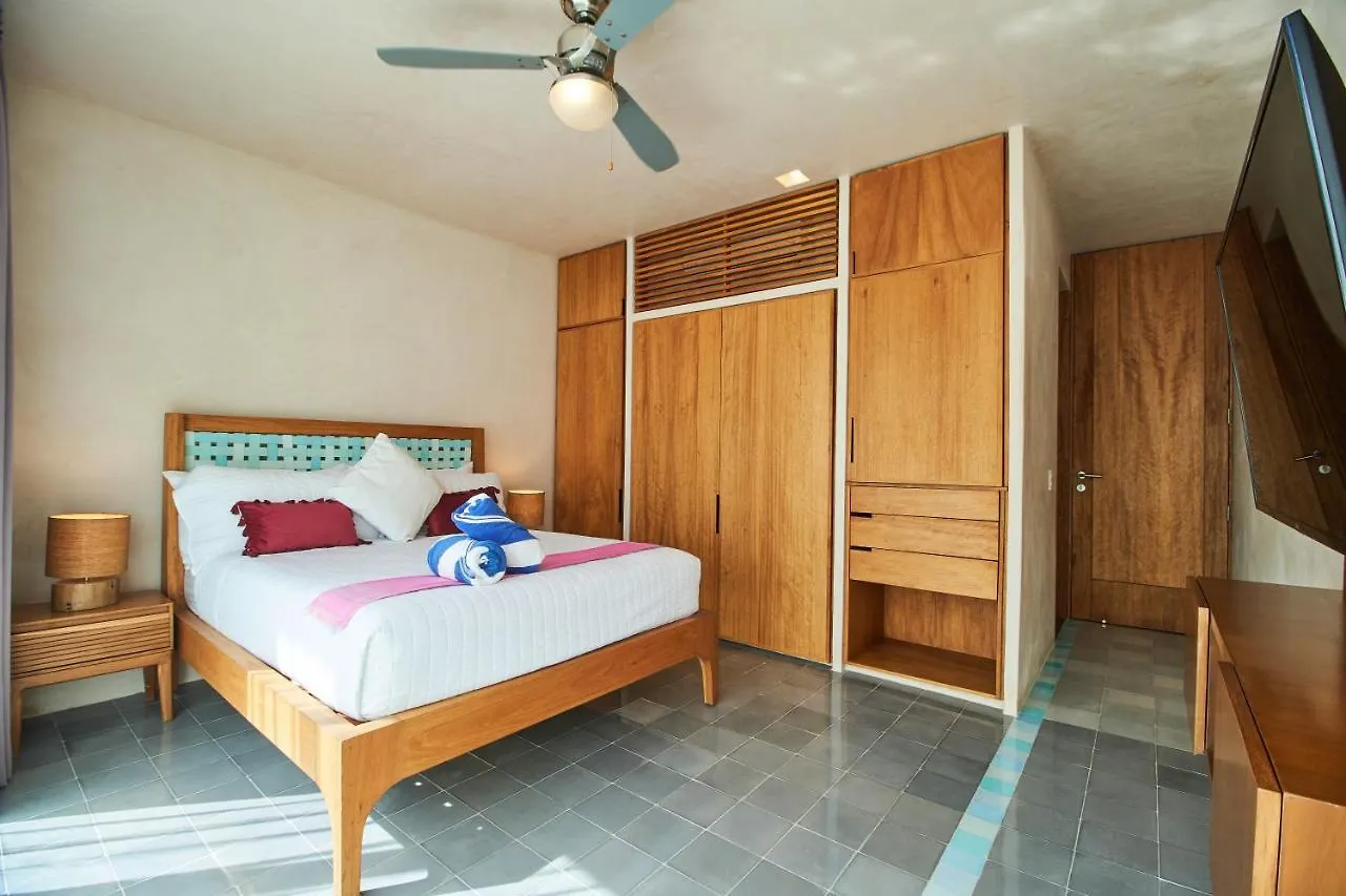 Stunning Two-Level Apartment Playa Del Carmen Infinity Swimming Pool & Rooftop Great Amenities Mexico