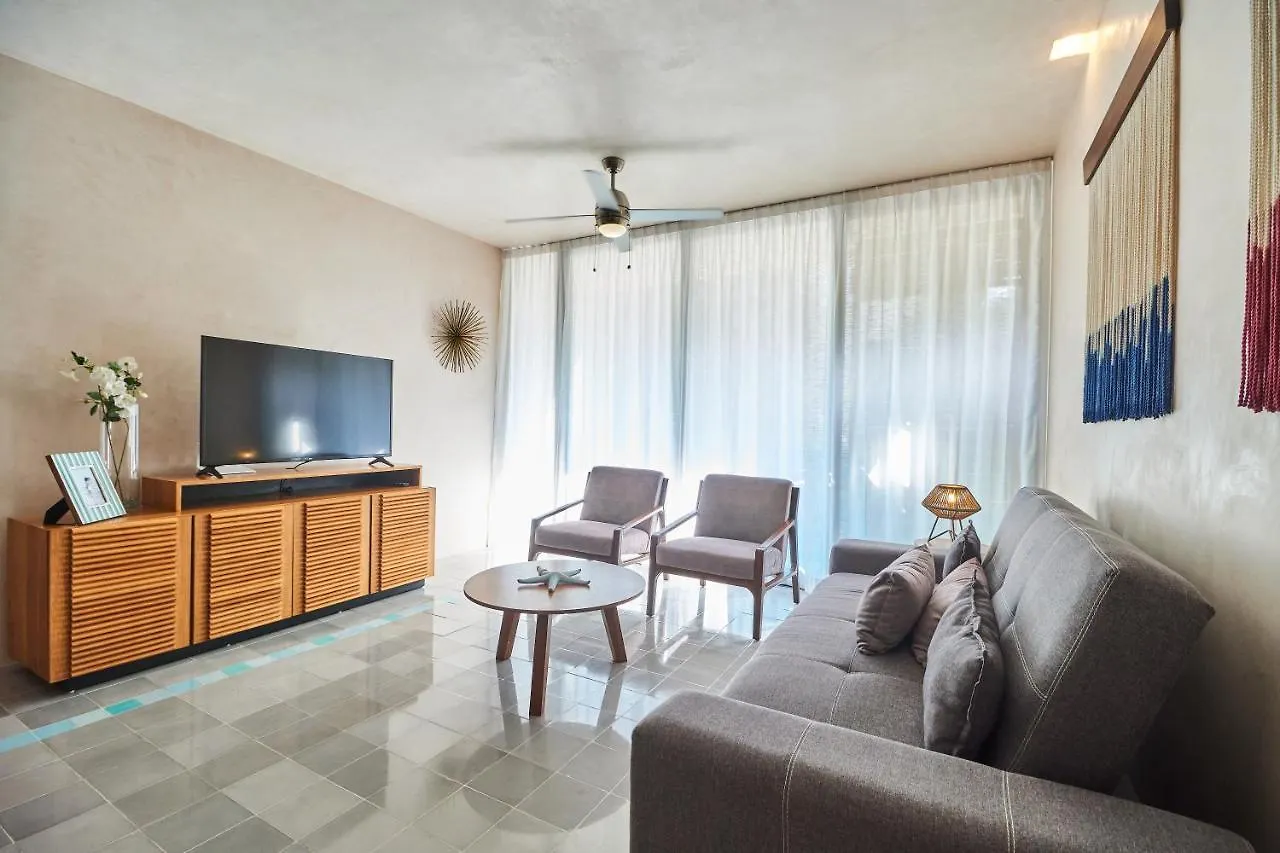 Stunning Two-Level Apartment Playa Del Carmen Infinity Swimming Pool & Rooftop Great Amenities 0*,  Mexico
