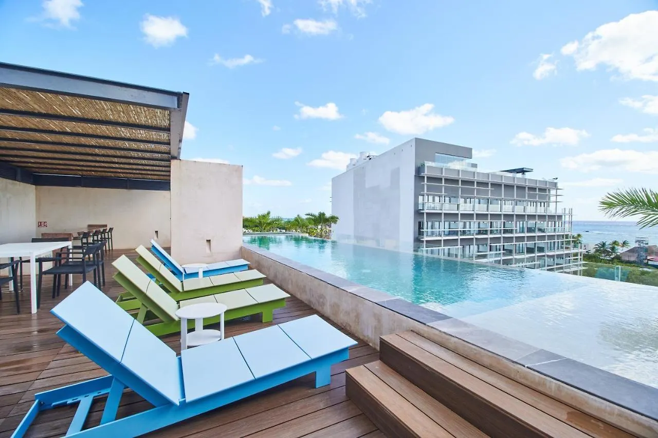 Stunning Two-Level Apartment Playa Del Carmen Infinity Swimming Pool & Rooftop Great Amenities