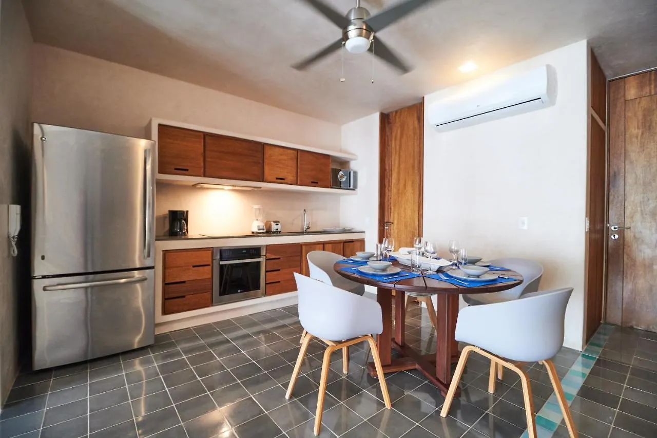 Stunning Two-Level Apartment Playa Del Carmen Infinity Swimming Pool & Rooftop Great Amenities Mexico