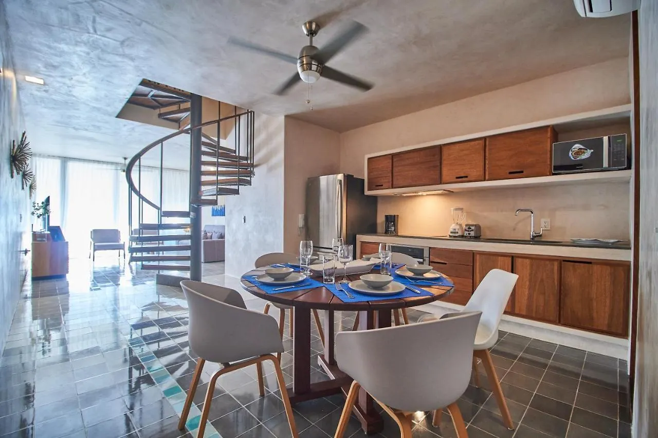 Stunning Two-Level Apartment Playa Del Carmen Infinity Swimming Pool & Rooftop Great Amenities 0*,  Mexico