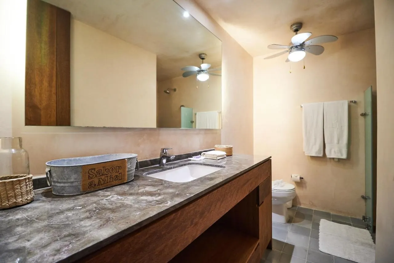 Stunning Two-Level Apartment Playa Del Carmen Infinity Swimming Pool & Rooftop Great Amenities