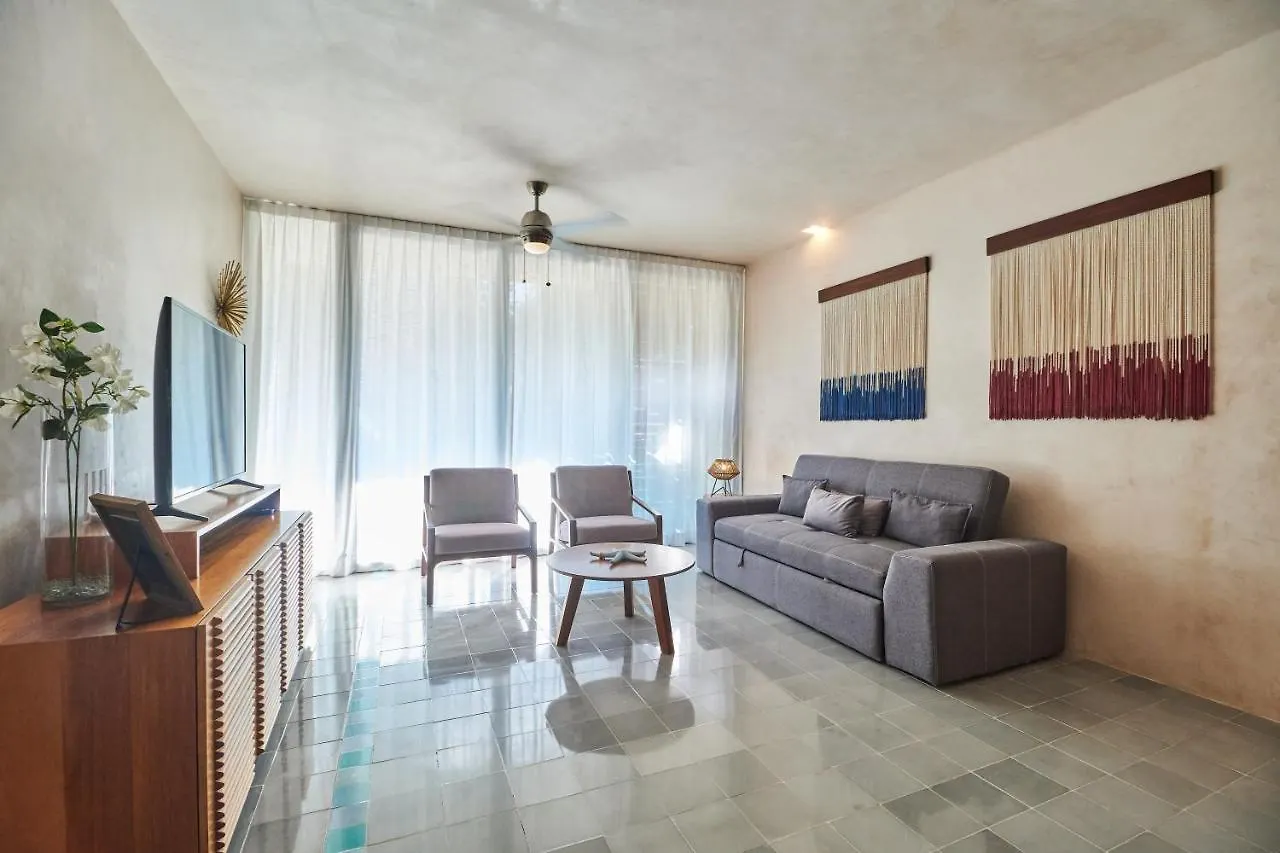 Stunning Two-Level Apartment Playa Del Carmen Infinity Swimming Pool & Rooftop Great Amenities